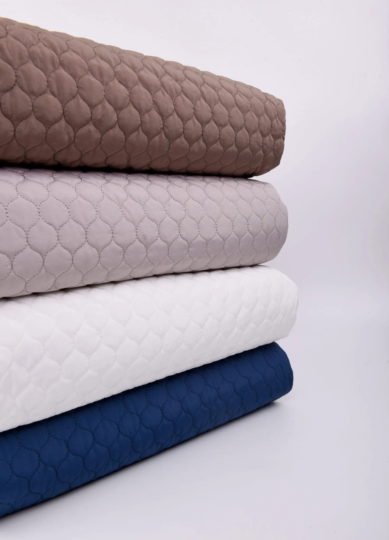 Double Sided Quilted Fabric With Polyester Filling ( Vest, Jackets )