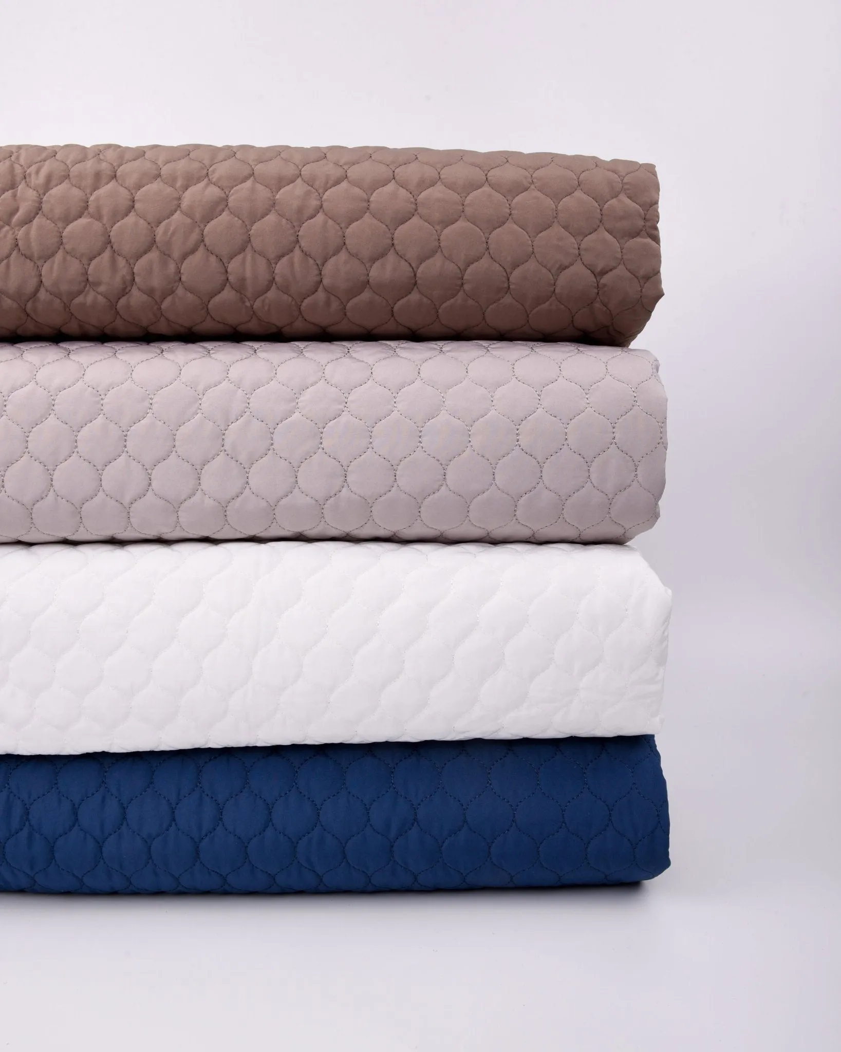 Double Sided Quilted Fabric With Polyester Filling ( Vest, Jackets )