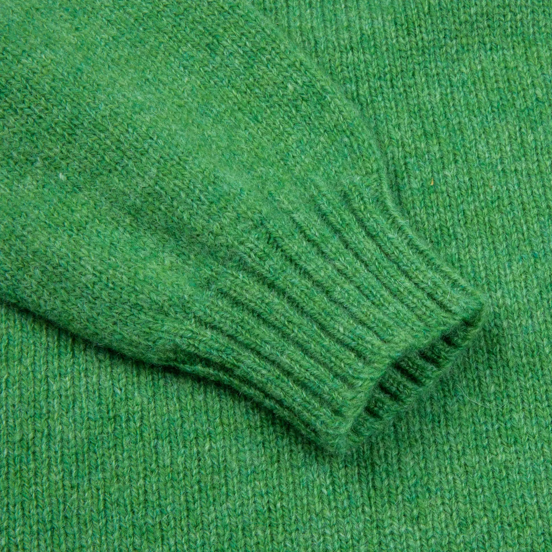Laurence J. Smith  Super soft Seamless Crew Neck Pullover Crabapple