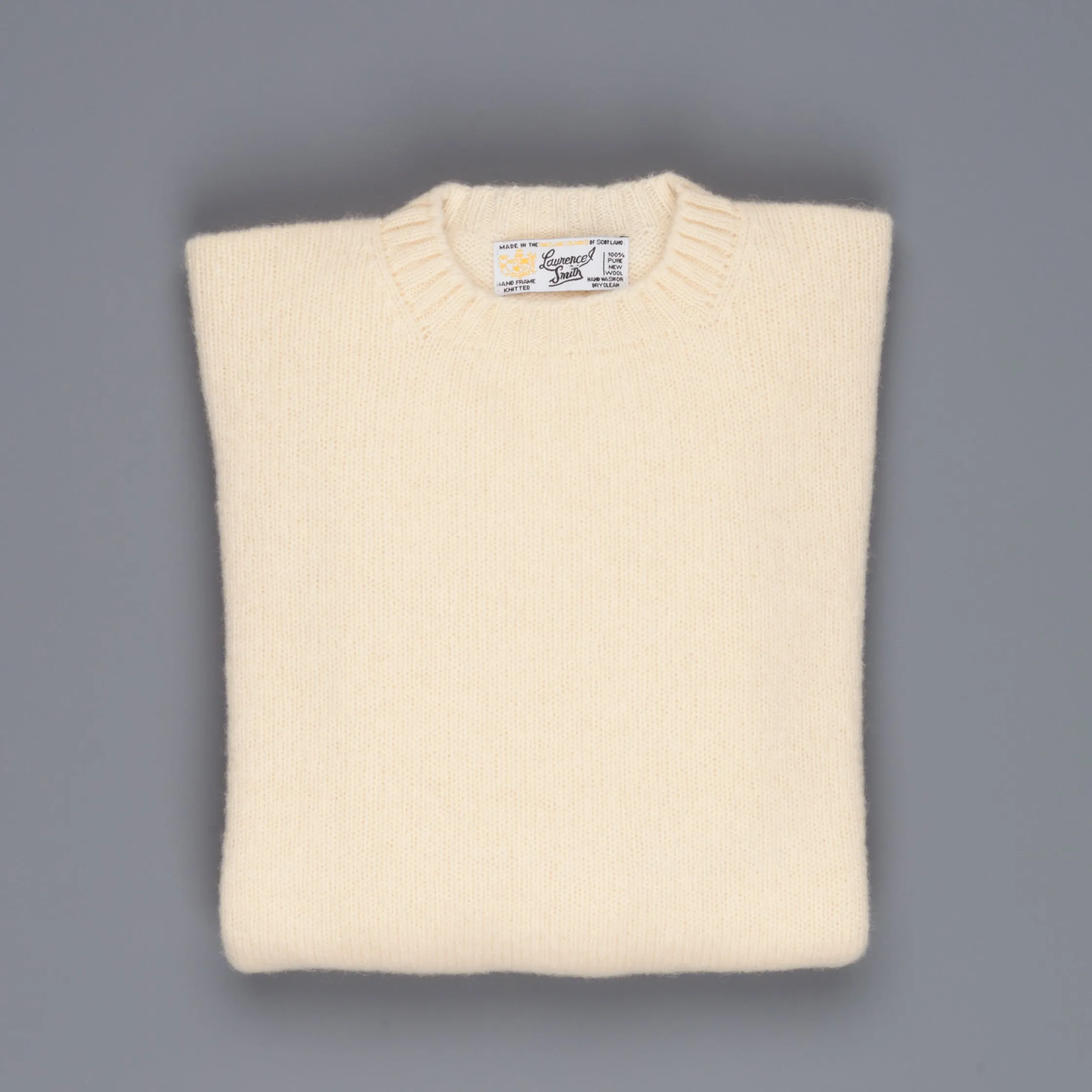 Laurence J. Smith  Super soft Seamless Crew Neck Pullover Cream