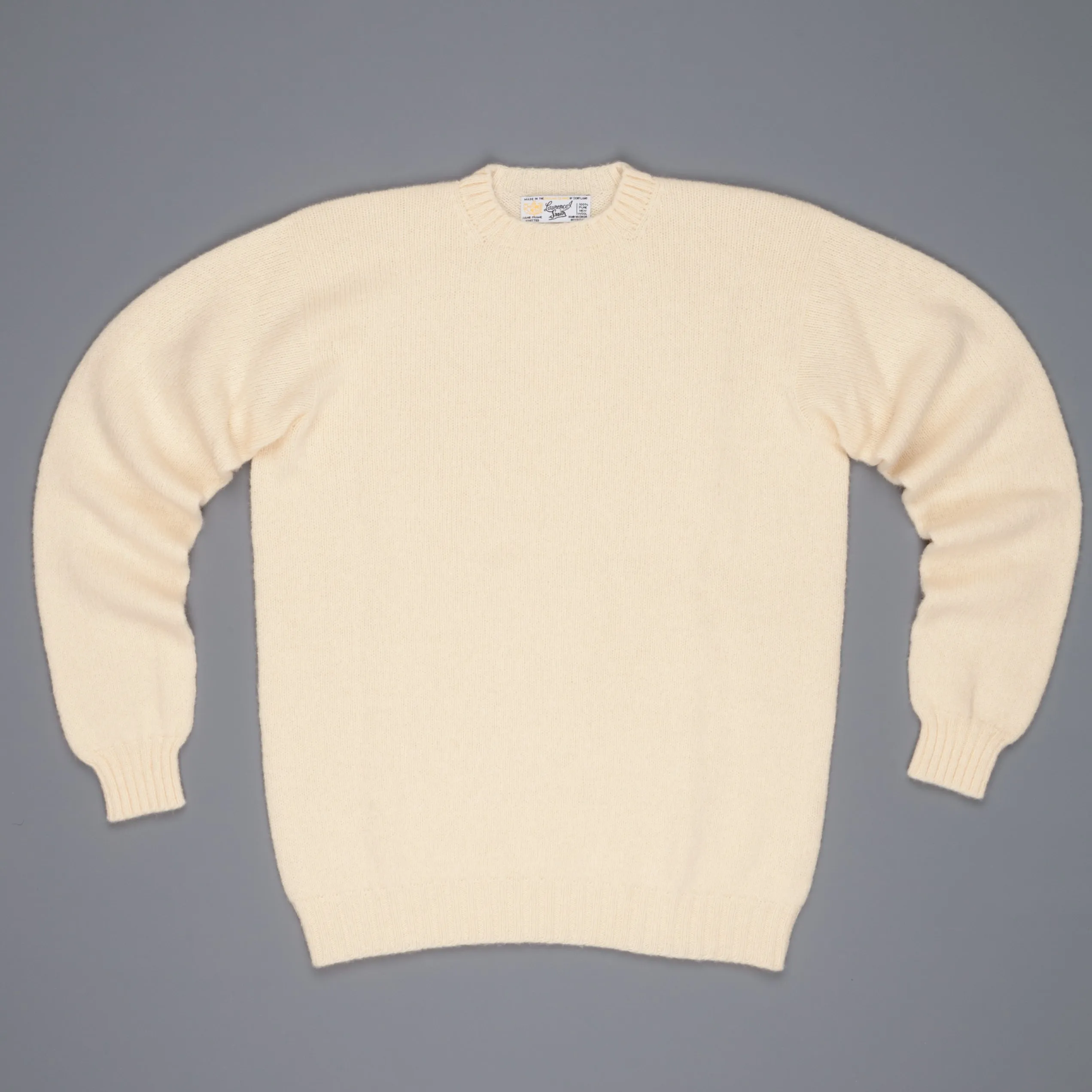 Laurence J. Smith  Super soft Seamless Crew Neck Pullover Cream