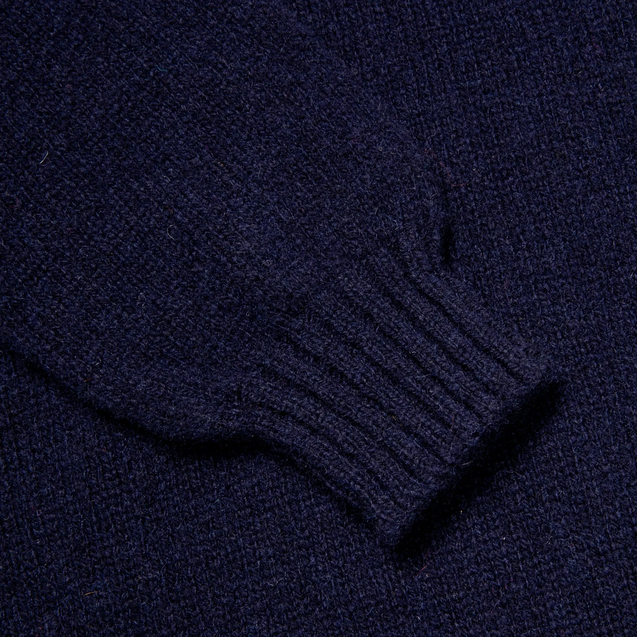 Laurence J. Smith  Super soft Seamless Crew Neck Pullover New Navy