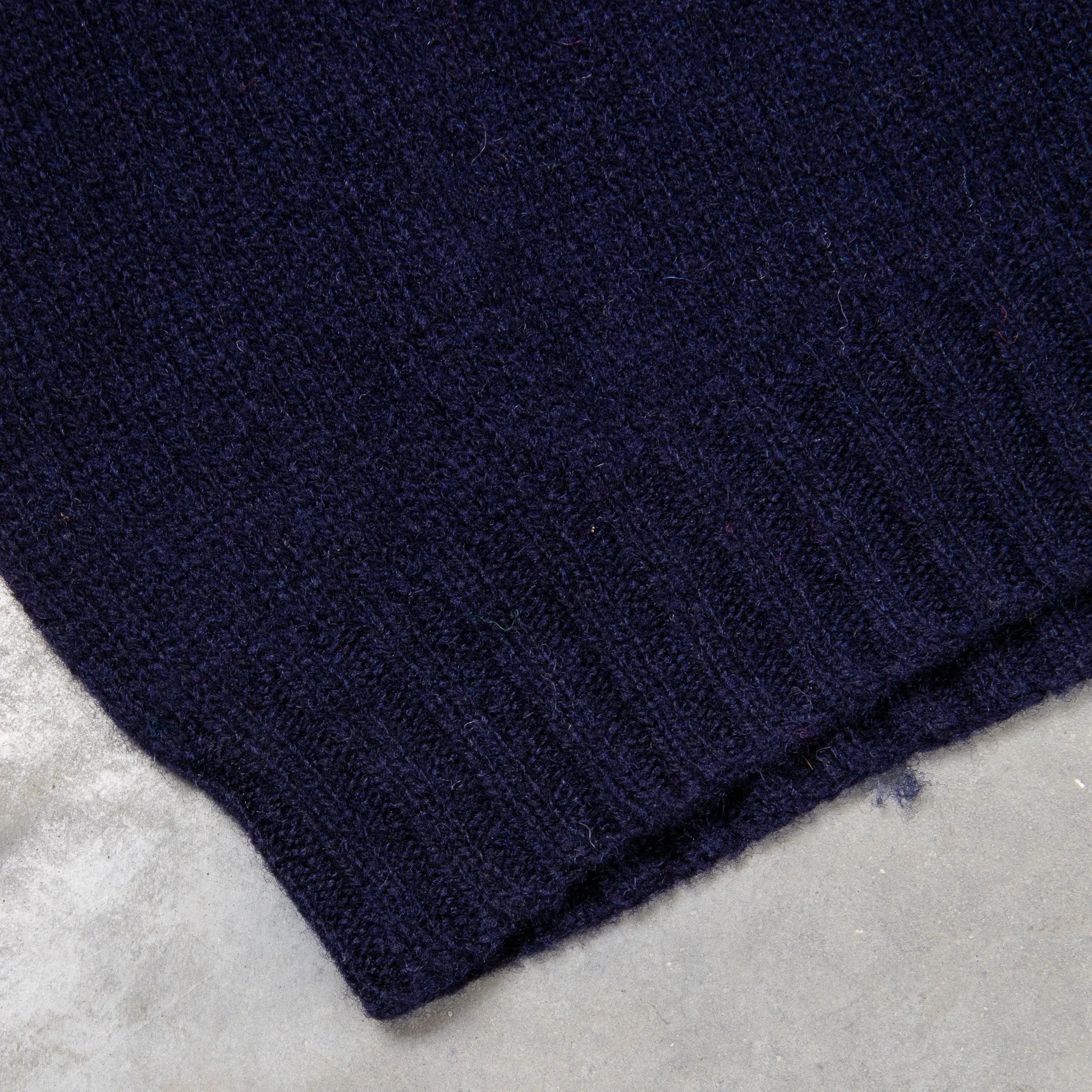 Laurence J. Smith  Super soft Seamless Crew Neck Pullover New Navy