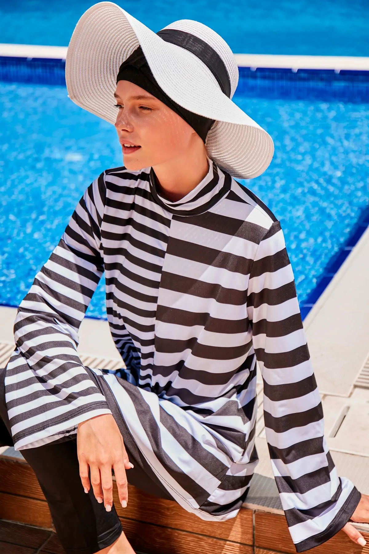 Lycra Black Burkini Modest Swimwear 1951