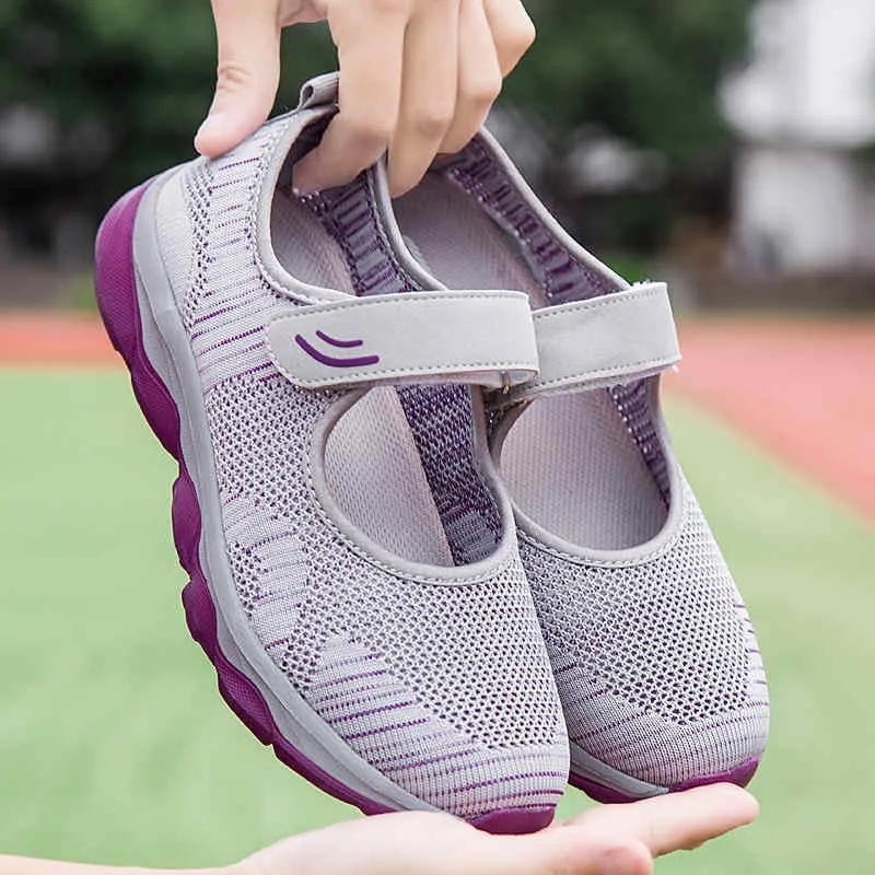No-Tie Sneakers: The Bonita