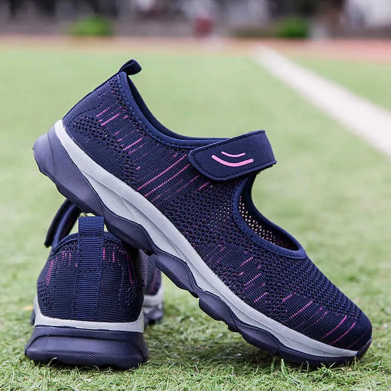 No-Tie Sneakers: The Bonita