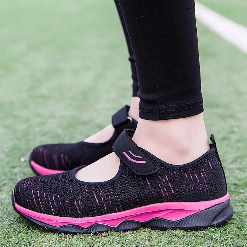 No-Tie Sneakers: The Bonita