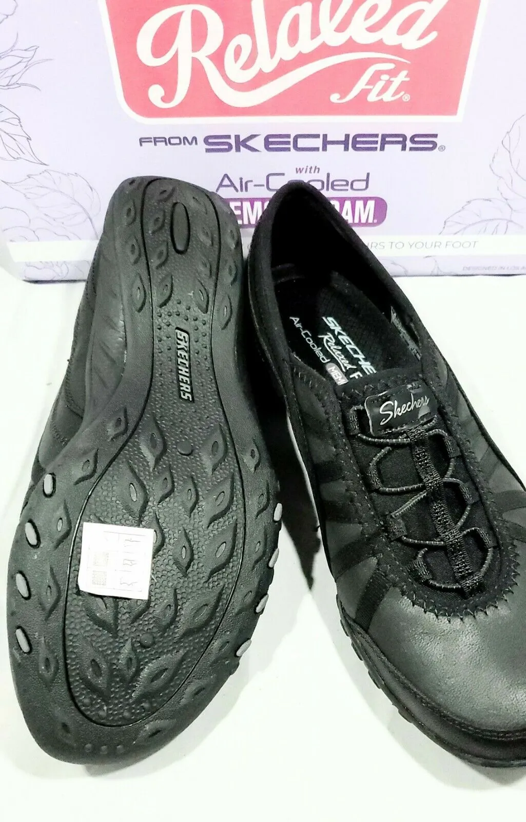 Skechers Women's Breathe-Easy-Adoring Sneaker  Color Black Size 8M