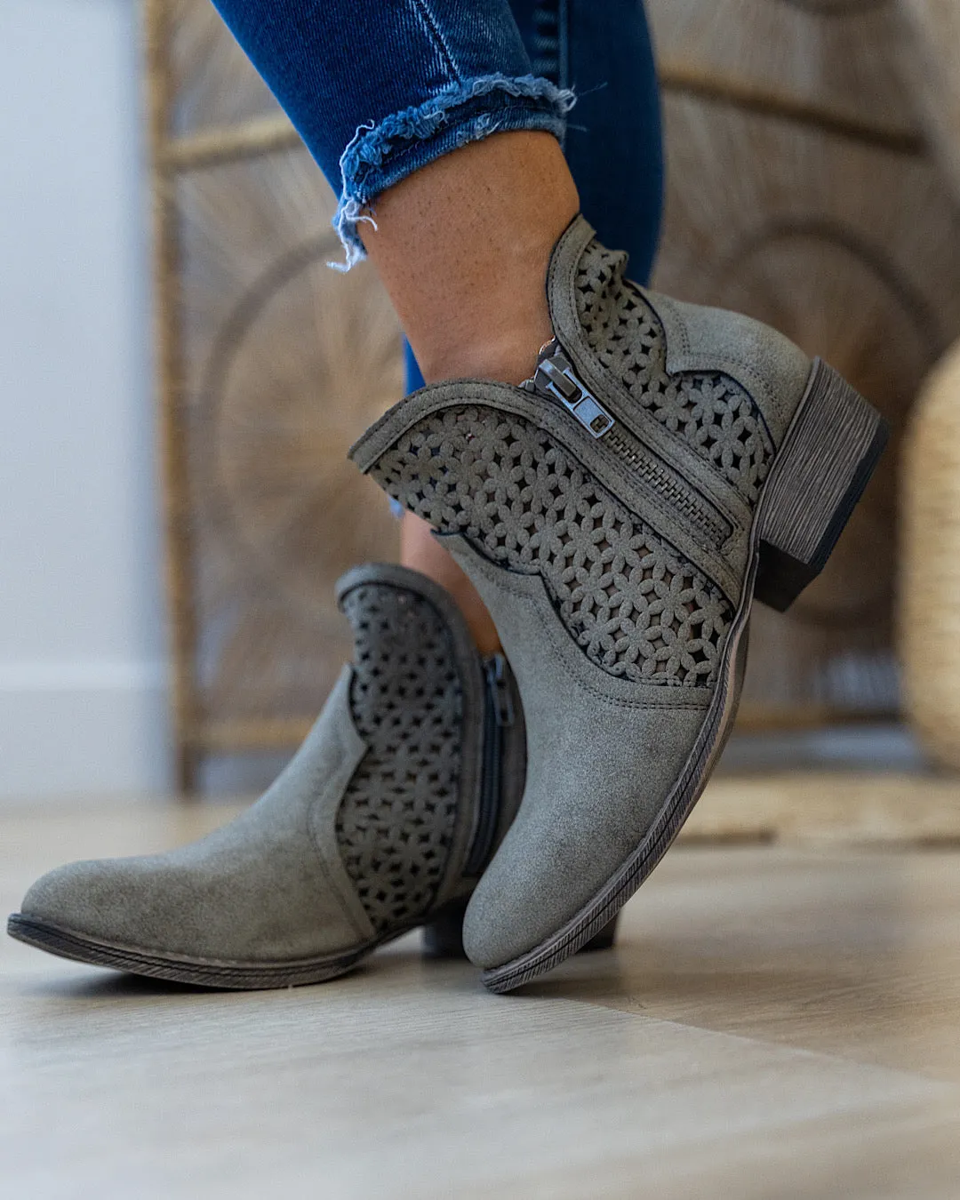 Very G Leah 2 Boots - Gray