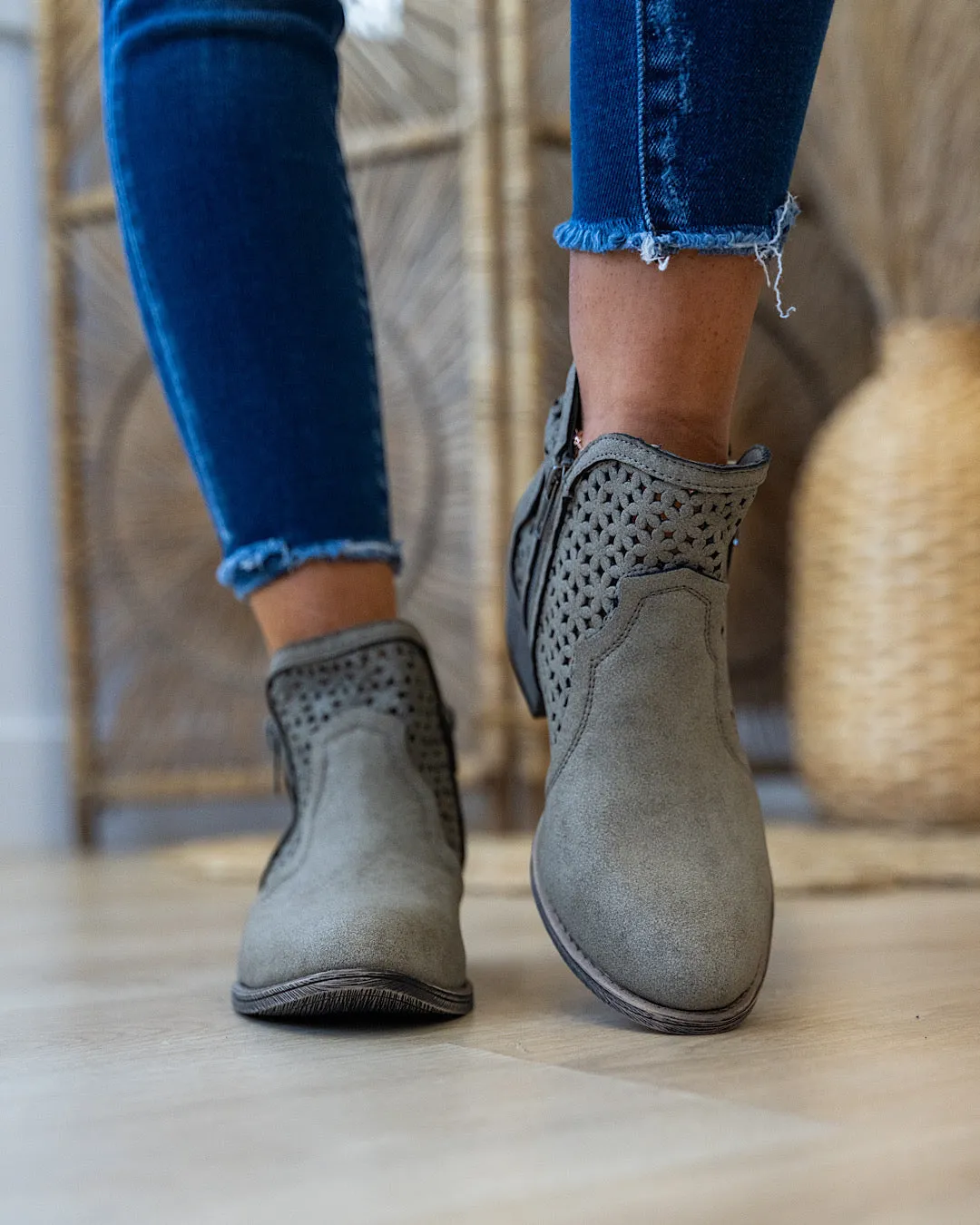 Very G Leah 2 Boots - Gray