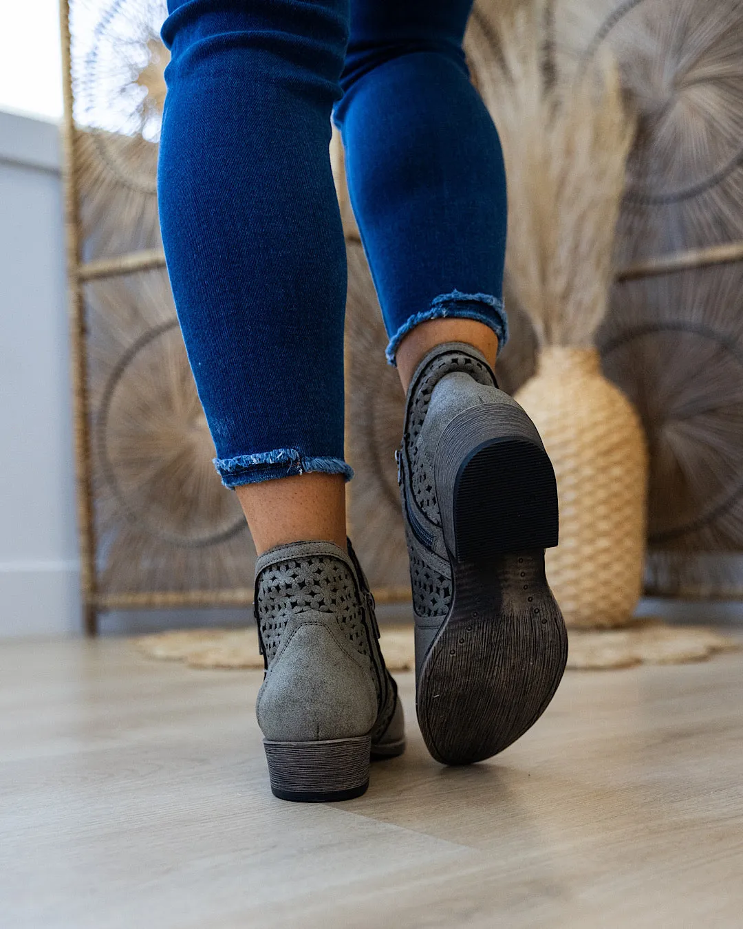 Very G Leah 2 Boots - Gray