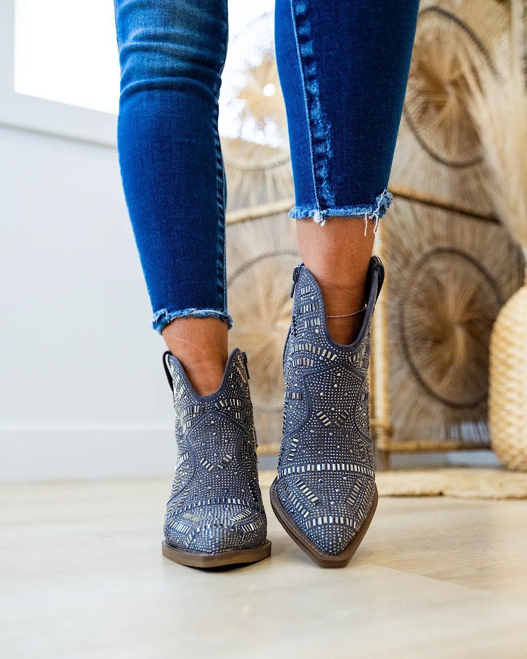 Very G One Day Boots - Gray