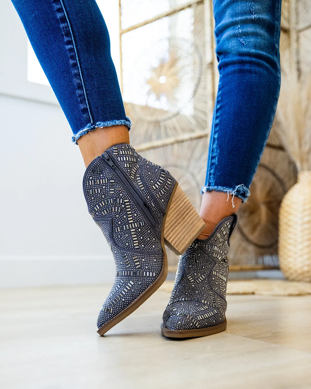 Very G One Day Boots - Gray